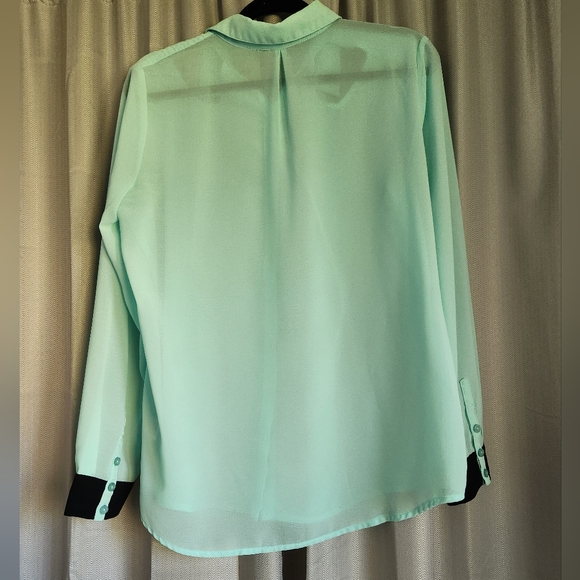 Mint Blouse with Cutouts & Black Cuff Detail - Picture 3 of 5